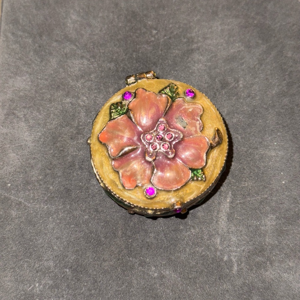 Monet Floral Enamel Ring/Pil Box